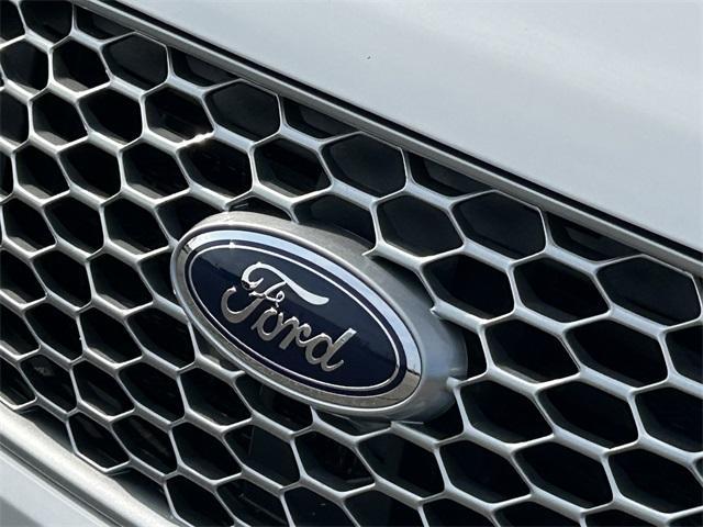 Photo of 2024 Oxford White Ford Edge