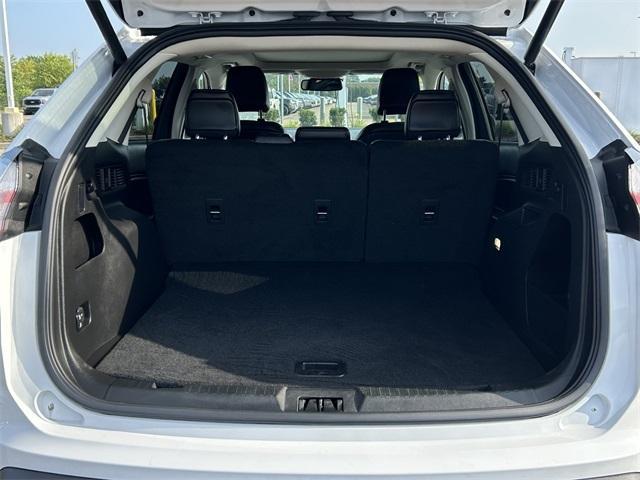 Photo of 2024 Oxford White Ford Edge