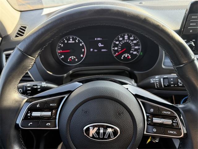 Photo of 2021 Mars Orange Kia Seltos