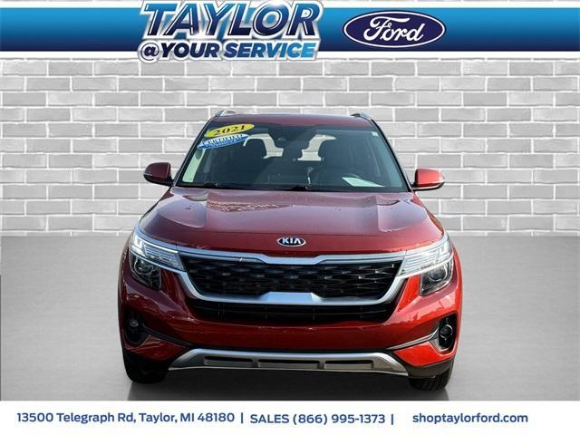 Photo of 2021 Mars Orange Kia Seltos