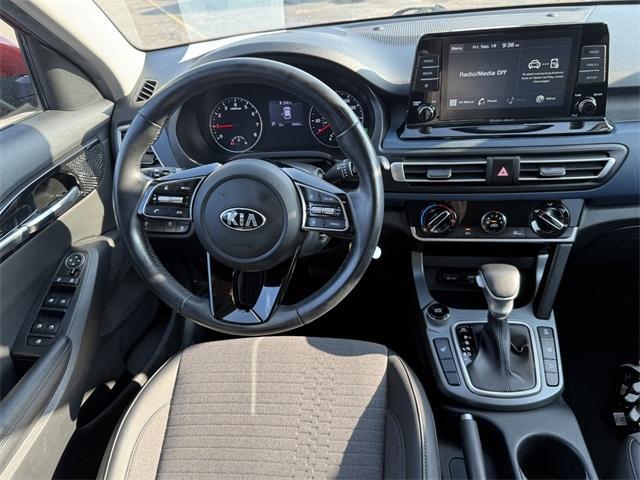 Photo of 2021 Mars Orange Kia Seltos