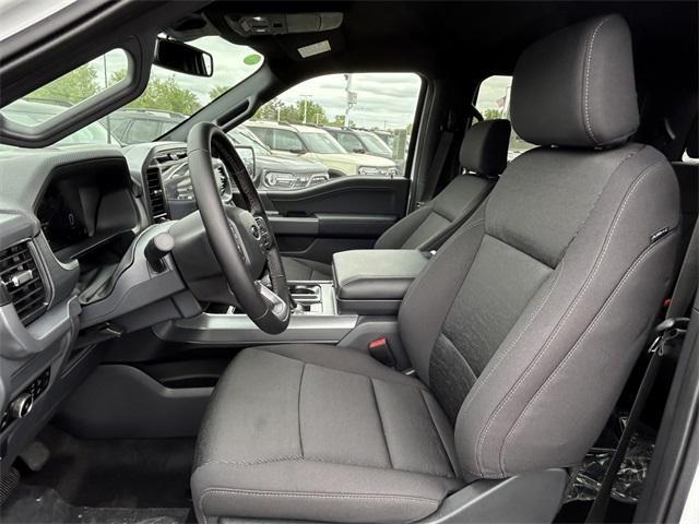 Photo of 2025 Oxford White Ford F-150