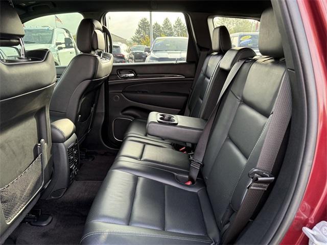 Photo of 2019 Velvet Red Pearlcoat Jeep Grand Cherokee