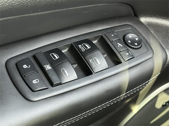 Photo of 2019 Velvet Red Pearlcoat Jeep Grand Cherokee