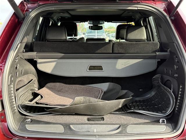 Photo of 2019 Velvet Red Pearlcoat Jeep Grand Cherokee