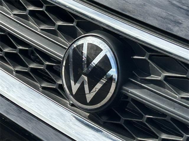 Photo of 2023 Deep Black Pearl Effect Volkswagen Taos