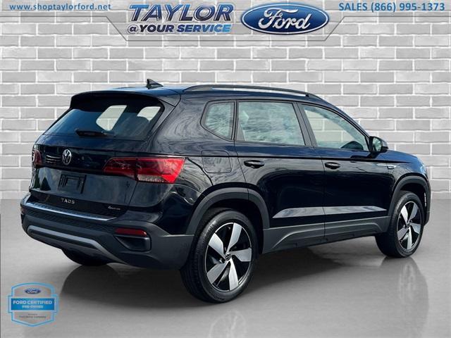Photo of 2023 Deep Black Pearl Effect Volkswagen Taos