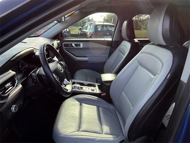 Photo of 2021 Atlas Blue Metallic Ford Explorer