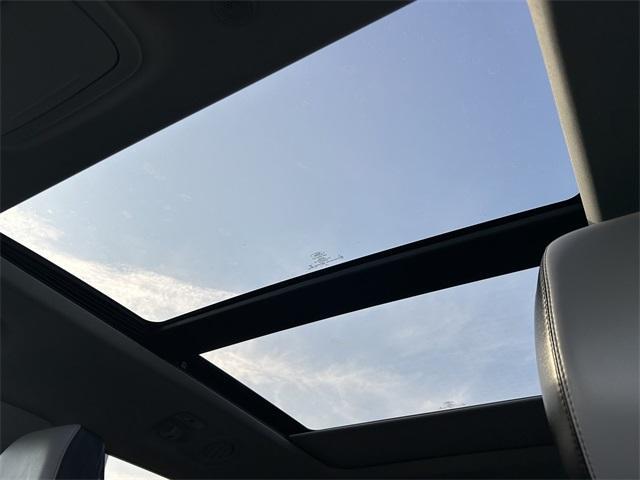 Photo of 2021 Atlas Blue Metallic Ford Explorer