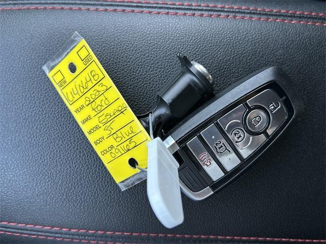 Photo of 2023 Vapor Blue Metallic Ford Escape