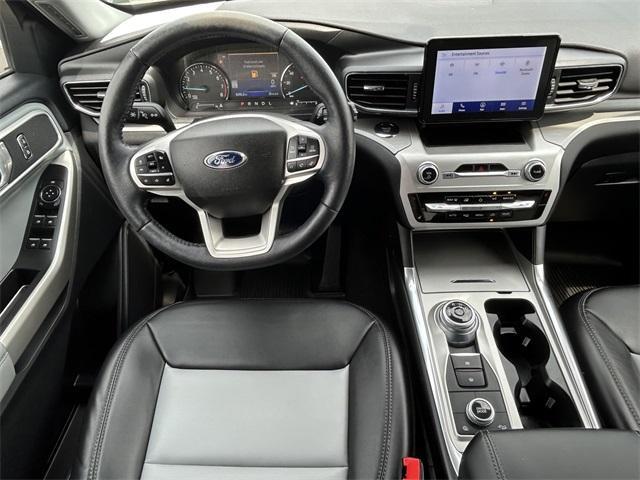 Photo of 2022 Agate Black Metallic Ford Explorer