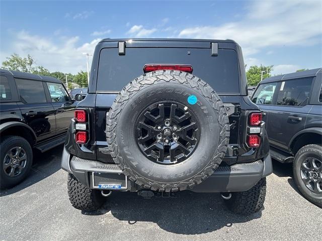 Photo of 2025 Shadow Black Ford Bronco
