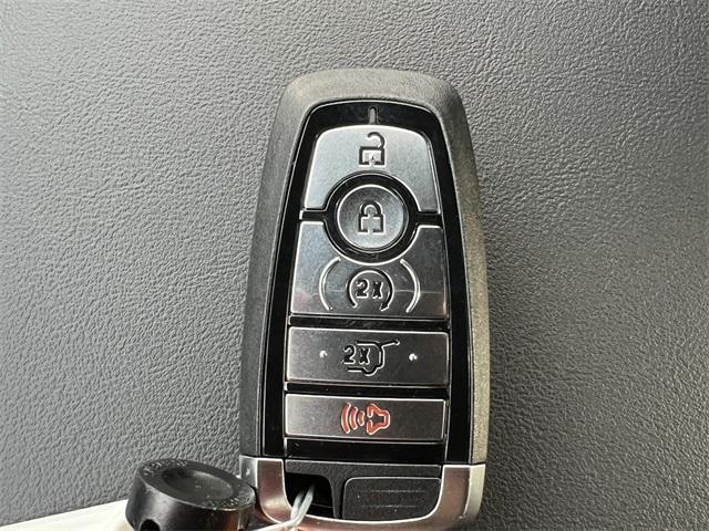 Photo of 2025 Star White Ford Explorer