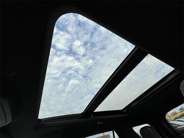Photo of 2025 Star White Ford Explorer
