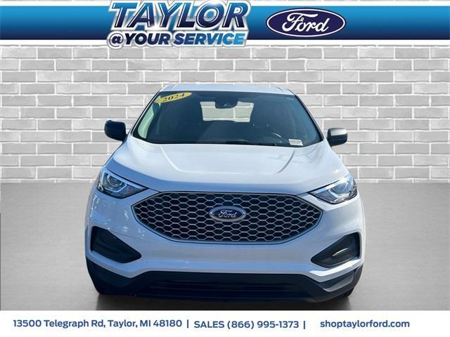 Photo of 2024 Oxford White Ford Edge
