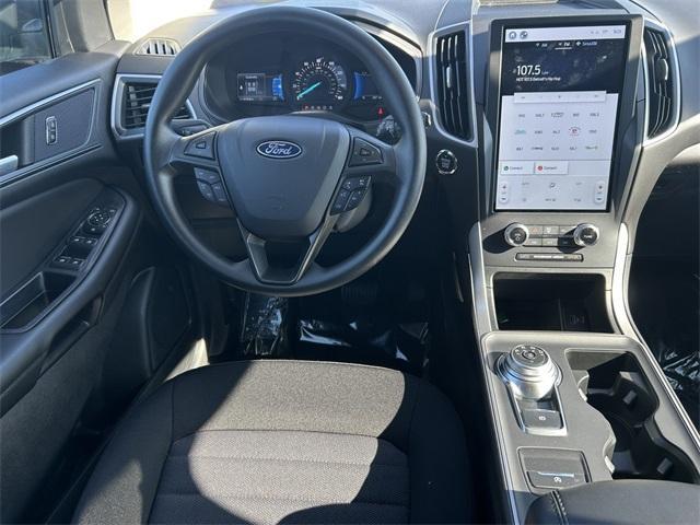 Photo of 2024 Oxford White Ford Edge