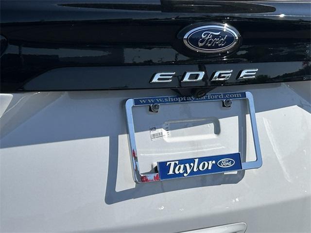 Photo of 2024 Oxford White Ford Edge