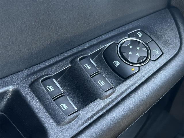 Photo of 2024 Oxford White Ford Edge