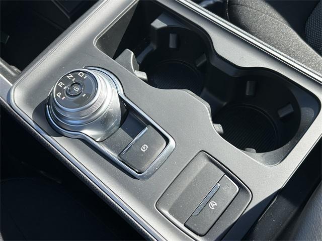 Photo of 2024 Oxford White Ford Edge