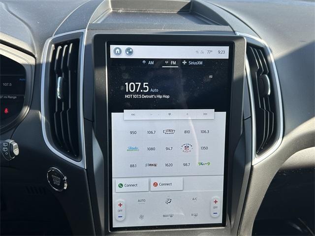 Photo of 2024 Oxford White Ford Edge