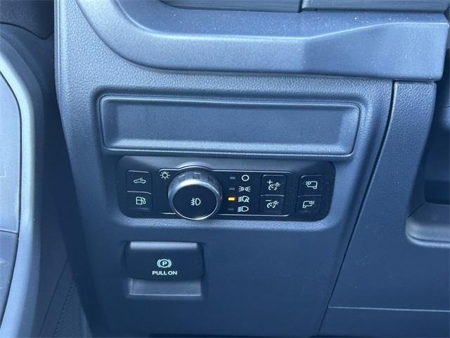 Photo of 2025 Oxford White Ford F-150