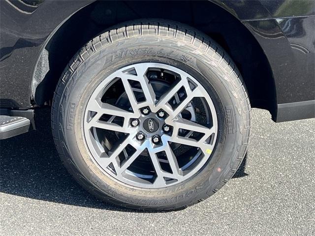 Photo of 2025 Agate Black Metallic Ford Expedition