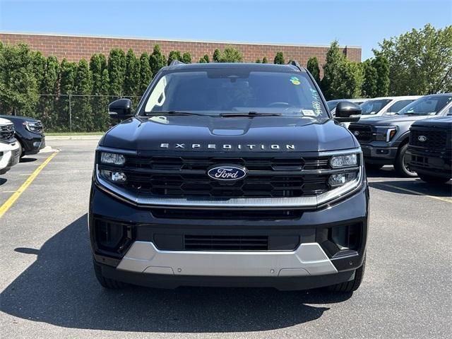 Photo of 2025 Agate Black Metallic Ford Expedition