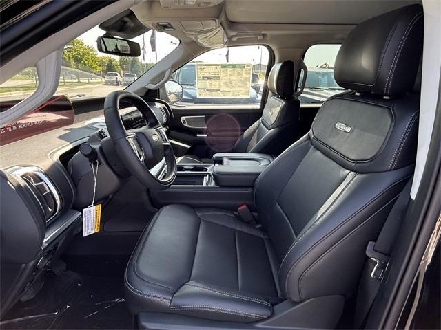 Photo of 2025 Agate Black Metallic Ford Expedition