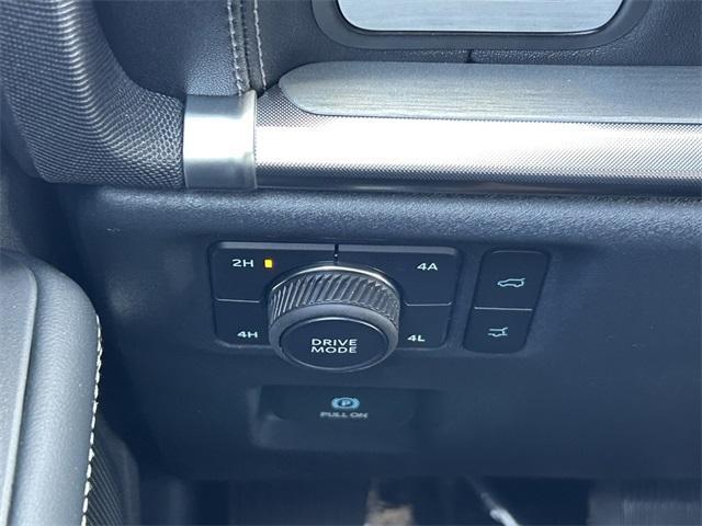 Photo of 2025 Agate Black Metallic Ford Expedition