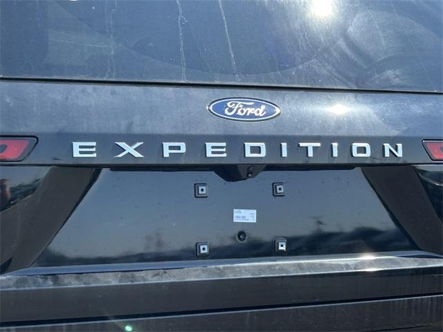 Photo of 2025 Agate Black Metallic Ford Expedition