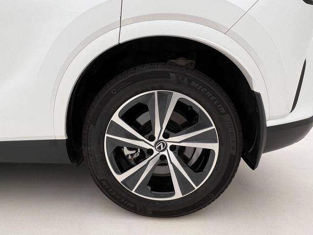Photo of 2023 Eminent White Pearl Lexus RX 350