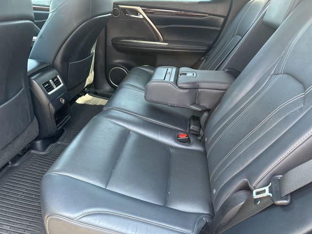 Photo of 2017 Atomic Silver Lexus RX 350