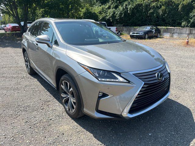 Photo of 2017 Atomic Silver Lexus RX 350