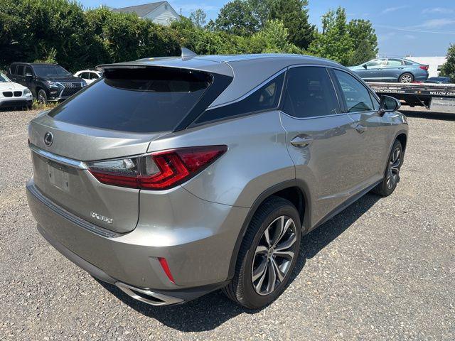 Photo of 2017 Atomic Silver Lexus RX 350