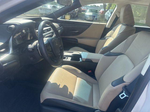 Photo of 2021 Eminent White Pearl Lexus ES 350