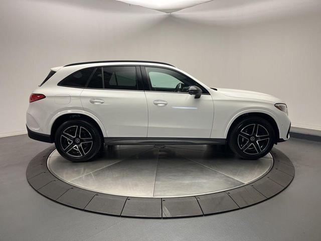 Photo of 2025 Polar White Mercedes-Benz GLC 300