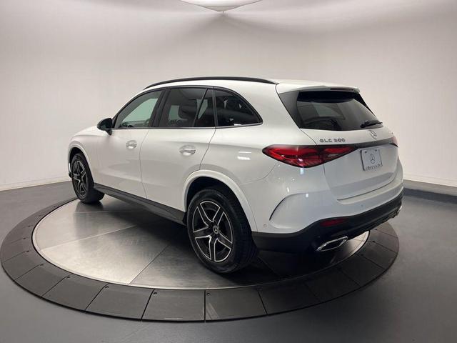 Photo of 2025 Polar White Mercedes-Benz GLC 300