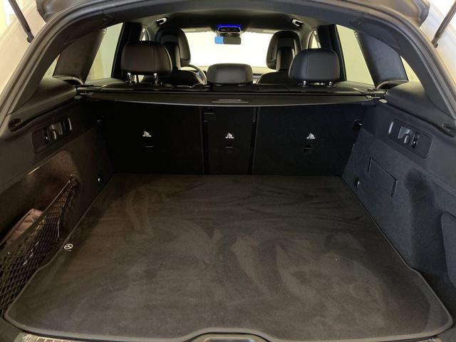 Photo of 2025 Polar White Mercedes-Benz GLC 300