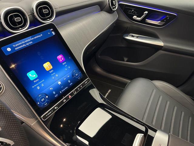 Photo of 2025 Polar White Mercedes-Benz GLC 300