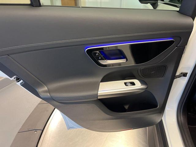 Photo of 2025 Polar White Mercedes-Benz GLC 300