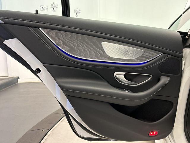 Photo of 2022 Polar White Mercedes-Benz CLS 450