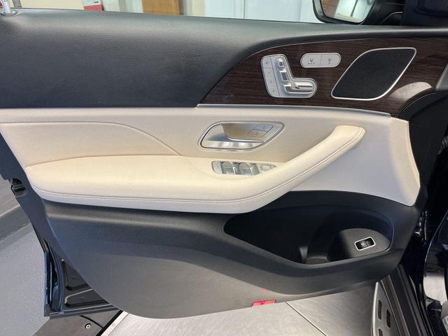 Photo of 2024 Black Mercedes-Benz GLE 350