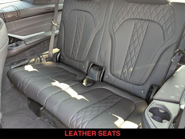 Photo of 2023 Black Sapphire Metallic BMW X7