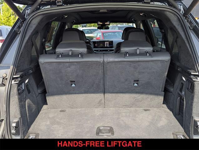 Photo of 2023 Black Sapphire Metallic BMW X7