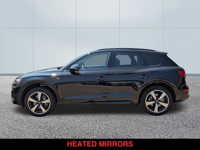 Photo of 2023 Mythos Black Metallic Audi Q5
