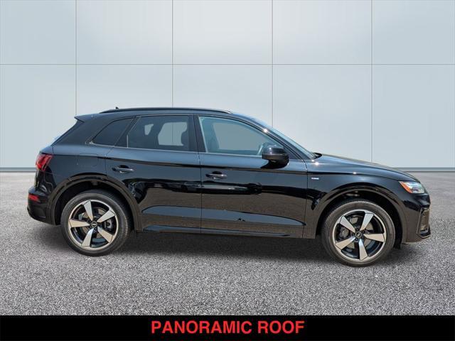 Photo of 2023 Mythos Black Metallic Audi Q5