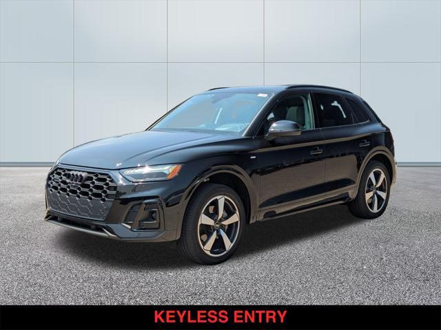Photo of 2023 Mythos Black Metallic Audi Q5
