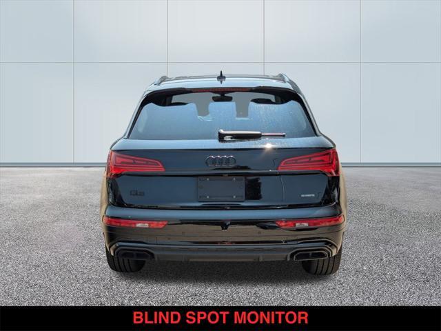 Photo of 2023 Mythos Black Metallic Audi Q5