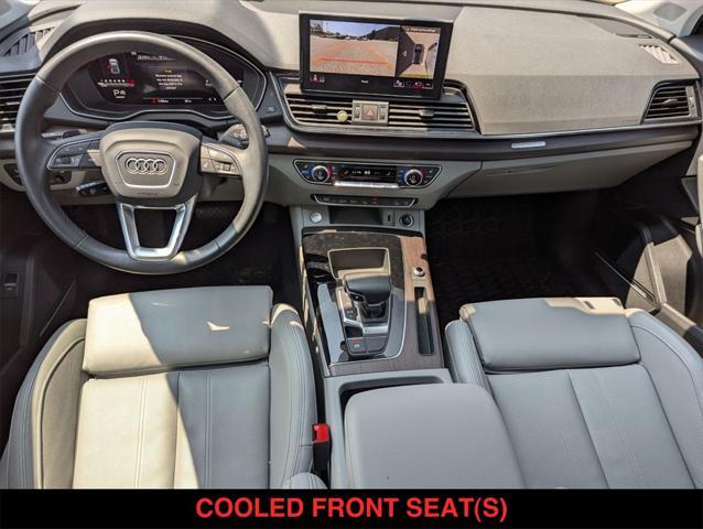 Photo of 2023 Mythos Black Metallic Audi Q5