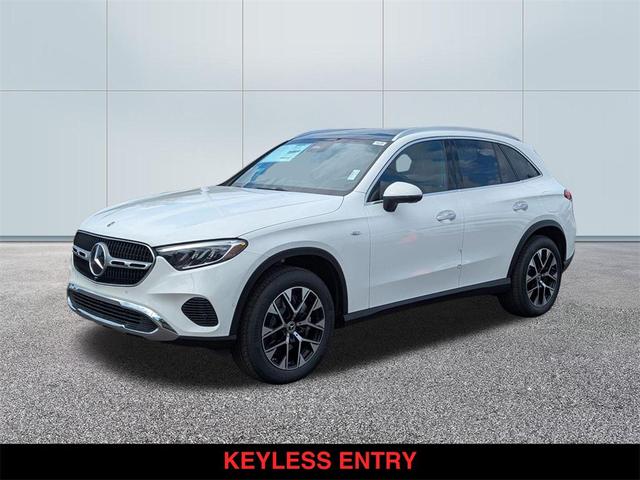 Photo of 2025 Polar White Mercedes-Benz GLC 350e